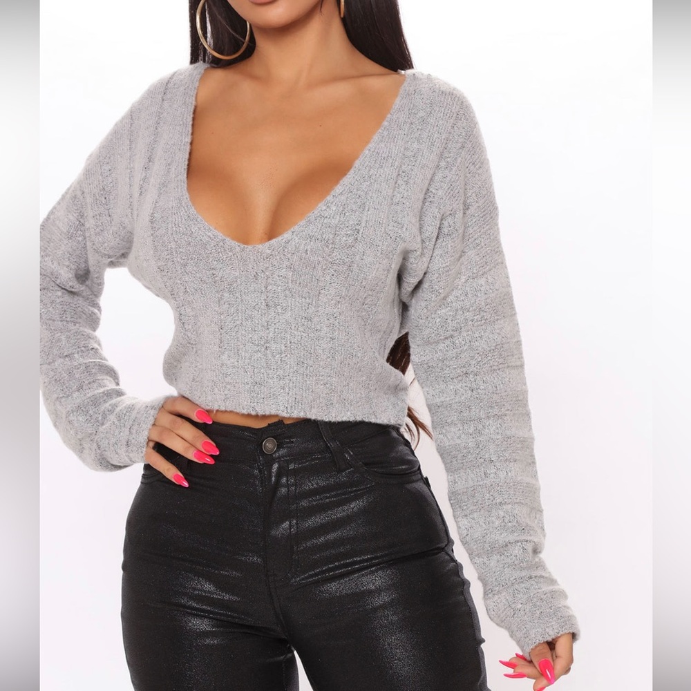 FASHION NOVA : Isabella Cropped Sweater